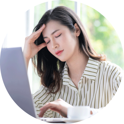 頭髮不明顯稀疏的人士